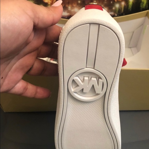 Sneaker and wallet new, MK size 6m - Picture 3 of 16